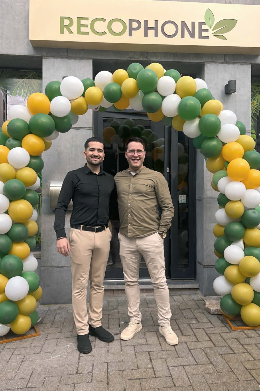 Ben et Kasim lors de l'inauguration du premier magasin RecoPhone à Fleurus le 1er mars 2026